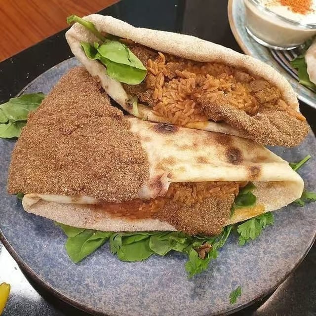 Fried Beef Liver Sandwich - رغيف كبدة بالردة.
