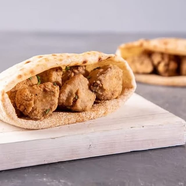 Half Fried Beef Brains Sandwich - نص رغيف مخ بانيه.